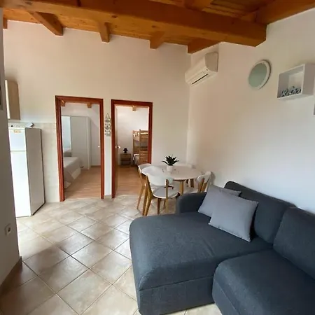I&i Apartament Peroj